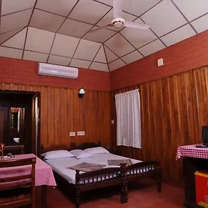 Vembanad Lake Villas Кумараком